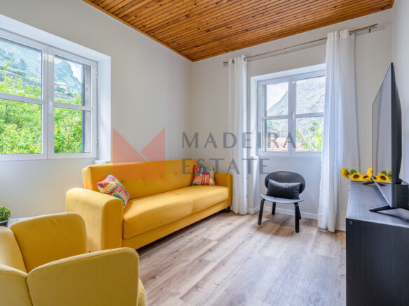 Living room with sofa in JMF House vacation rental, São Vicente, Madeira