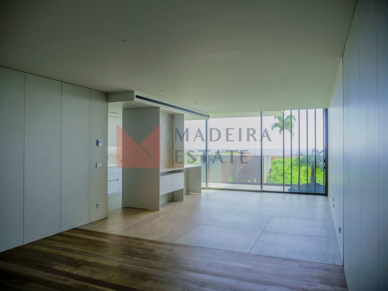 Luxurious One-Bedroom Apartment in Funchal’s Exclusive Residential Complex