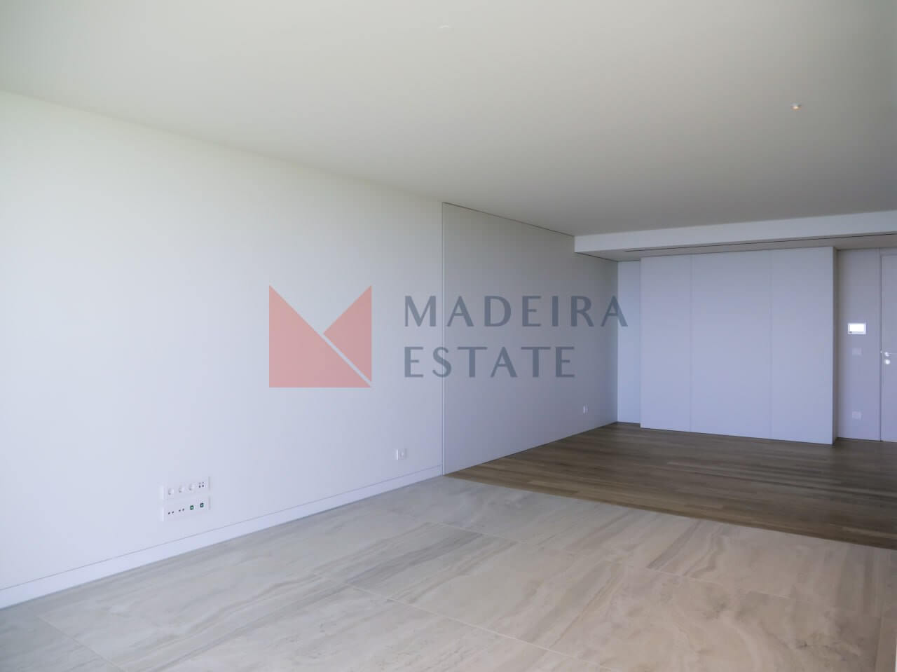 Luxurious One-Bedroom Apartment in Funchal’s Exclusive Residential Complex