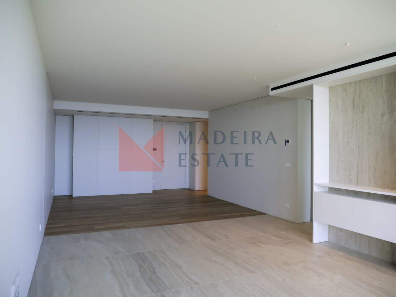 Luxurious One-Bedroom Apartment in Funchal’s Exclusive Residential Complex