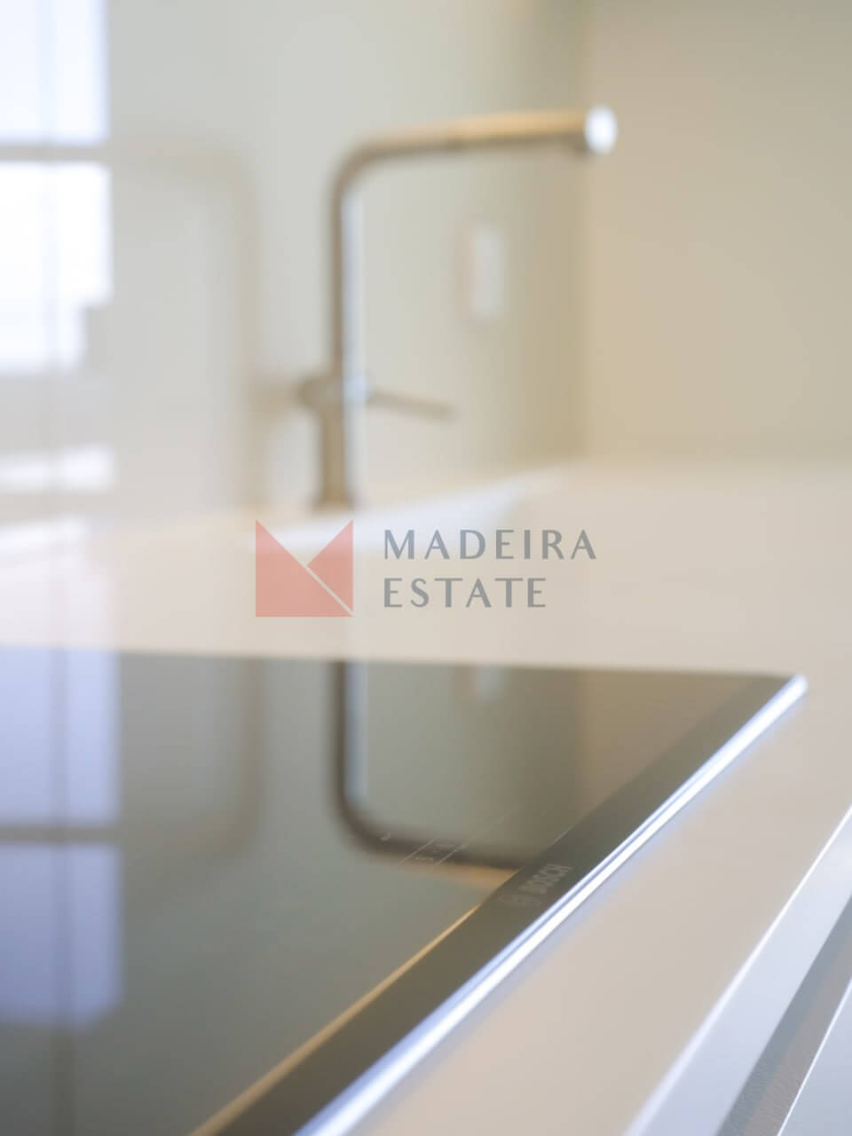 Luxurious One-Bedroom Apartment in Funchal’s Exclusive Residential Complex