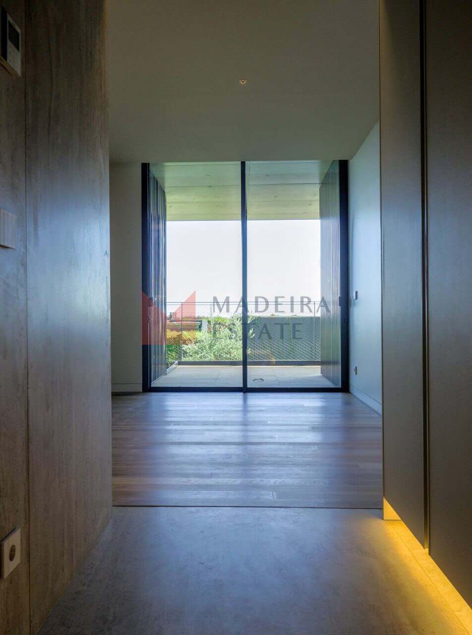Luxurious One-Bedroom Apartment in Funchal’s Exclusive Residential Complex