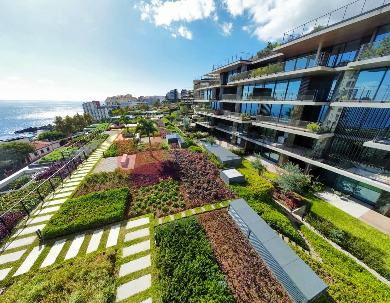 Luxurious One-Bedroom Apartment in Funchal’s Exclusive Residential Complex