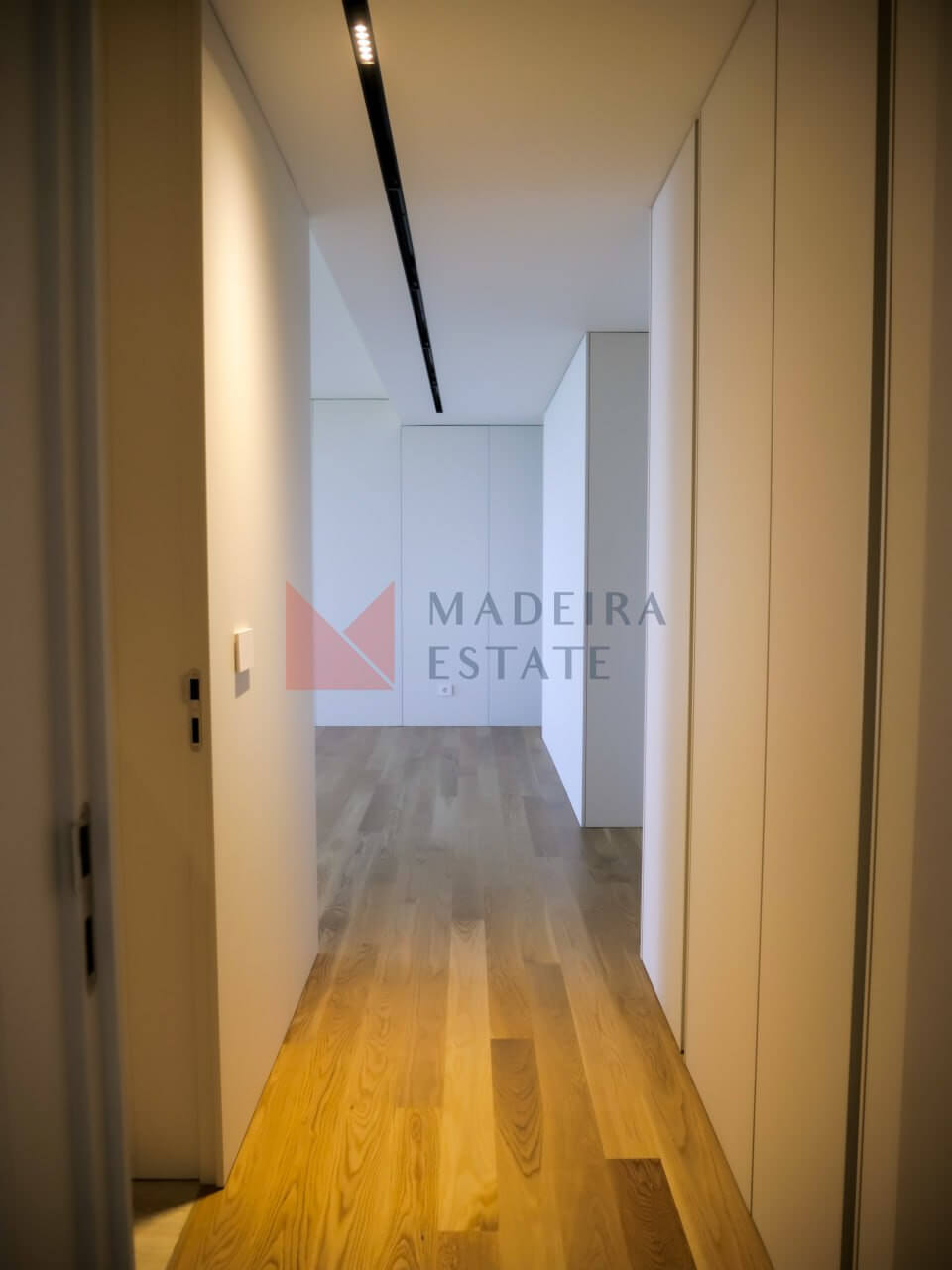 Luxurious One-Bedroom Apartment in Funchal’s Exclusive Residential Complex