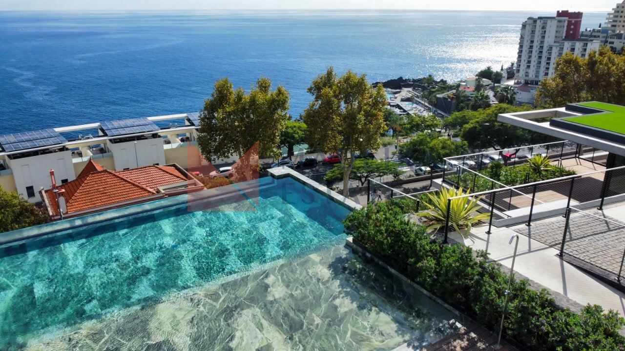 Luxurious One-Bedroom Apartment in Funchal’s Exclusive Residential Complex