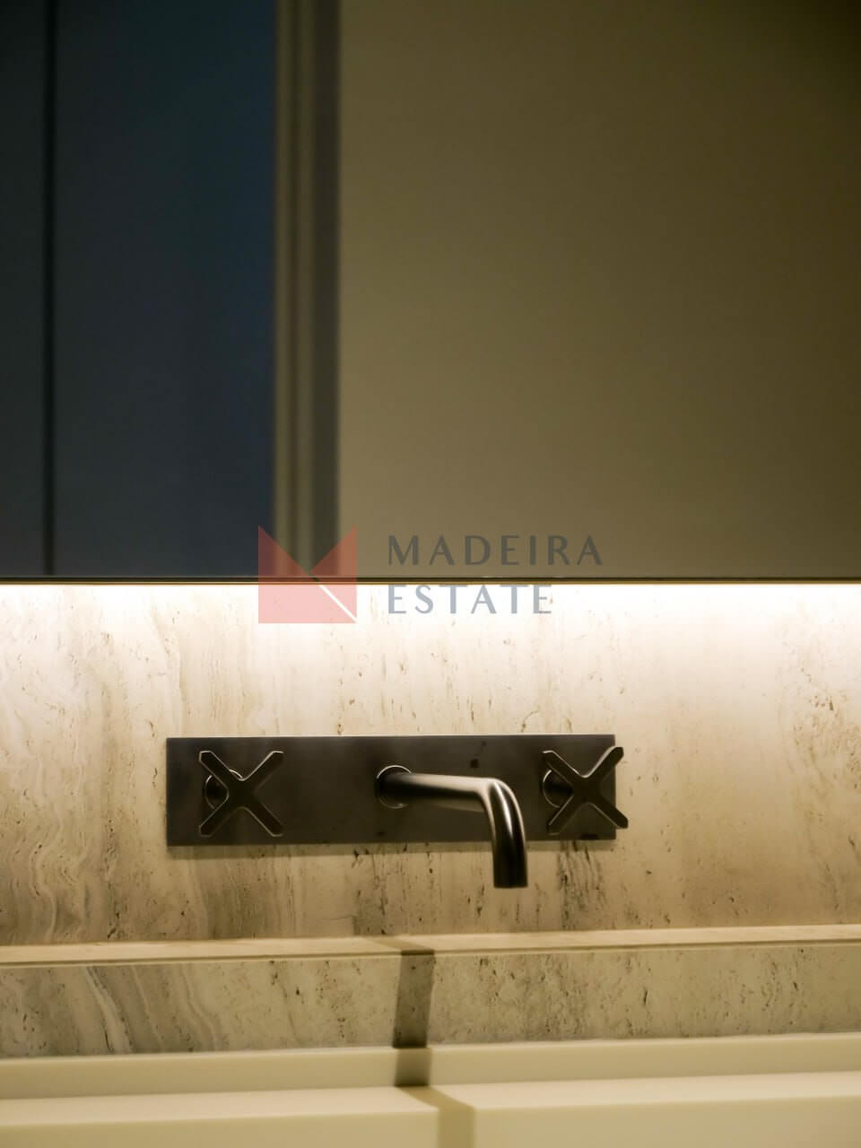 Luxurious One-Bedroom Apartment in Funchal’s Exclusive Residential Complex