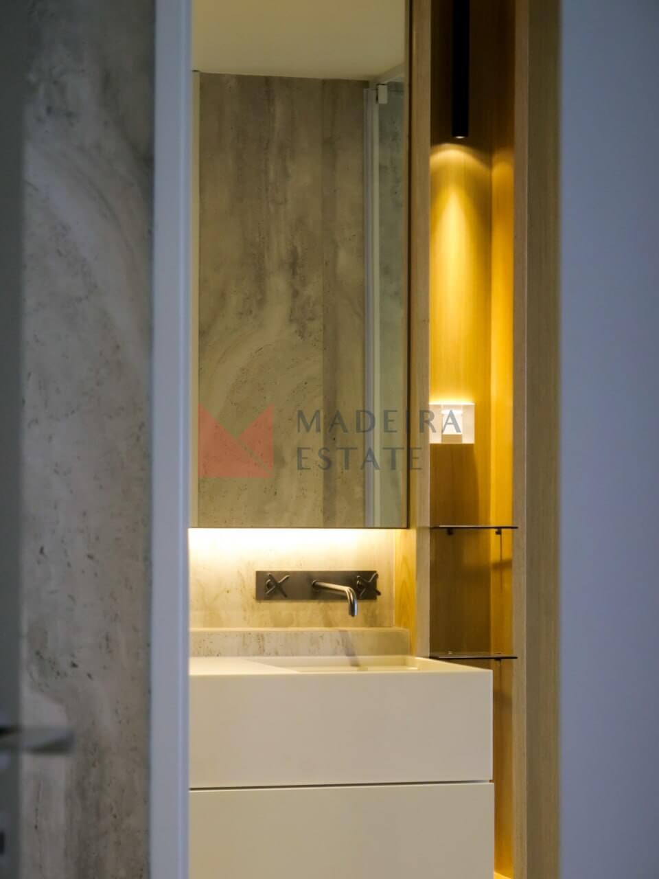 Luxurious One-Bedroom Apartment in Funchal’s Exclusive Residential Complex