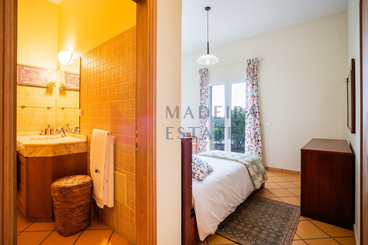 Bedroom with a separate bathroom in a luxury villa for rent in Madeira