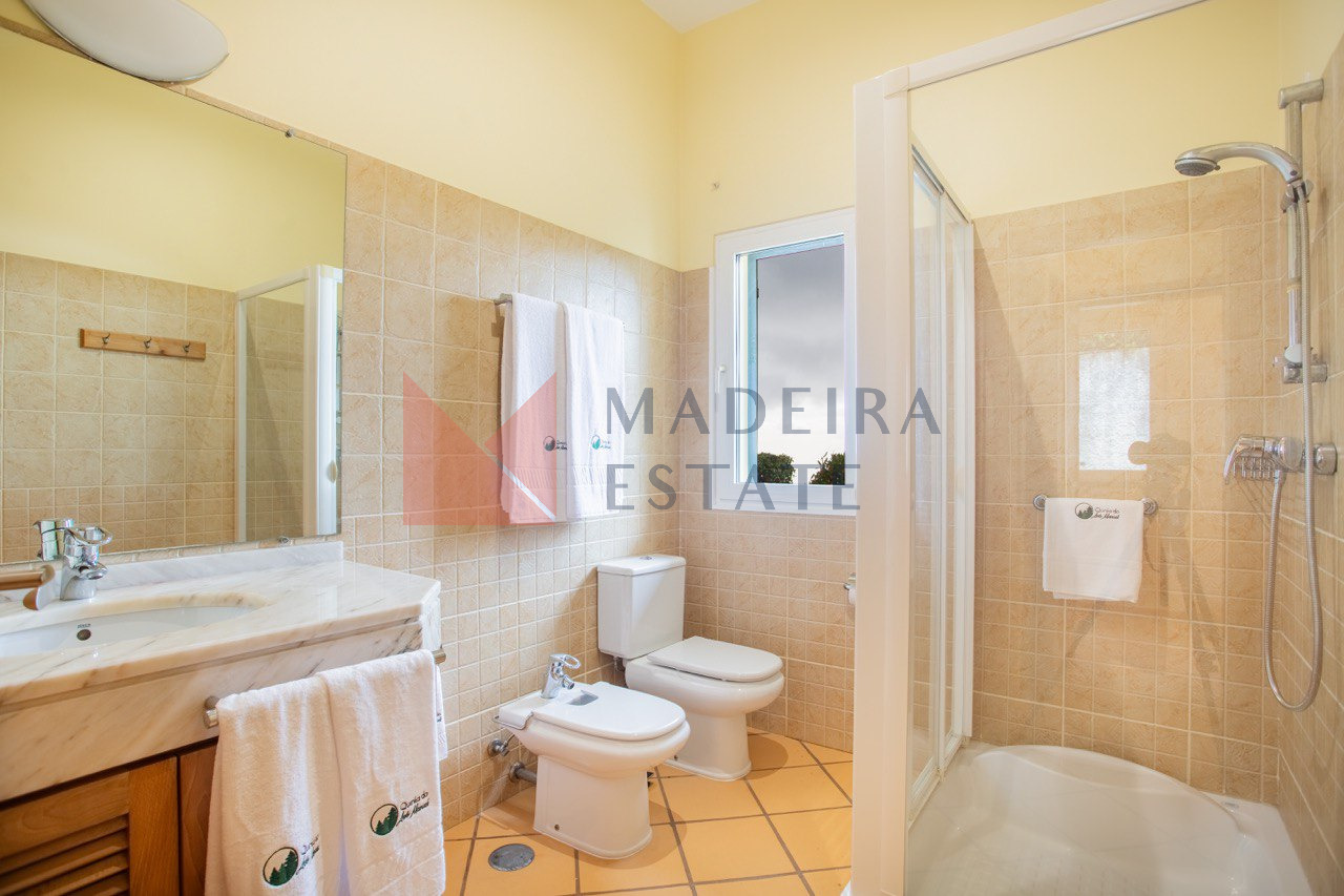 Modern bathroom in a luxury villa for rent in Madeira