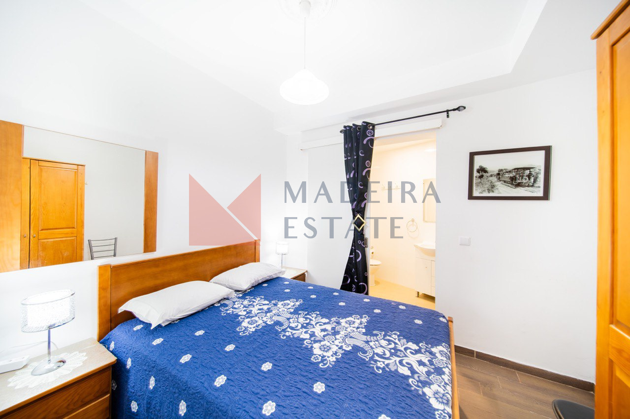 Bedroom with a double bed and en-suite bathroom, Villa Bela Vista, Funchal, Madeira
