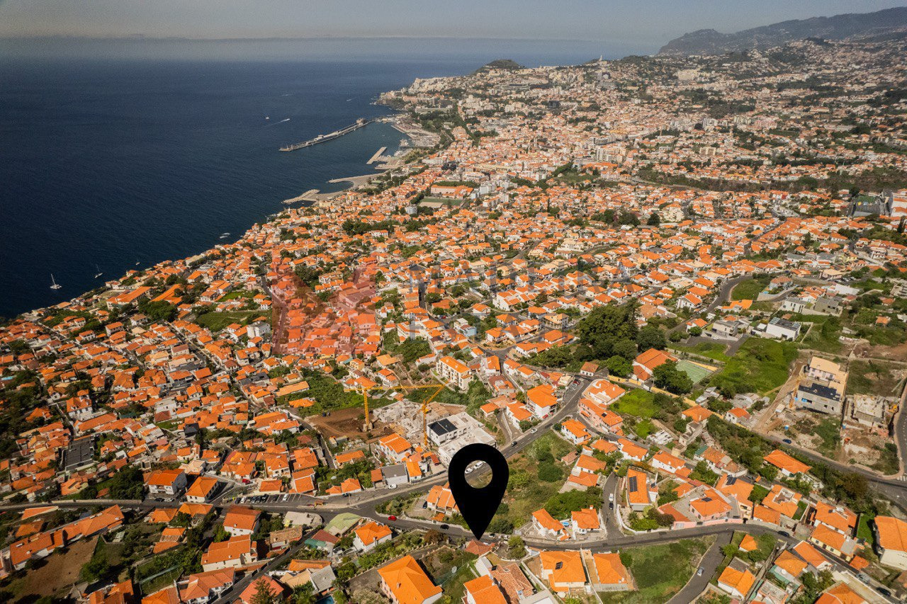 Aerial view of Villa Bela Vista and its location, Funchal, Madeira – short-term rental