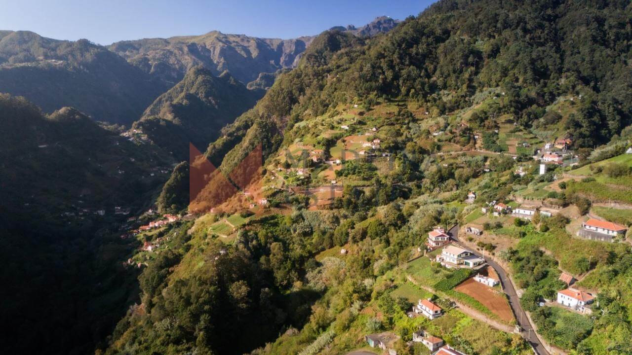 Plot of Land in Faial with ME logo_3 Beautiful Land Plot for Sale in Faial