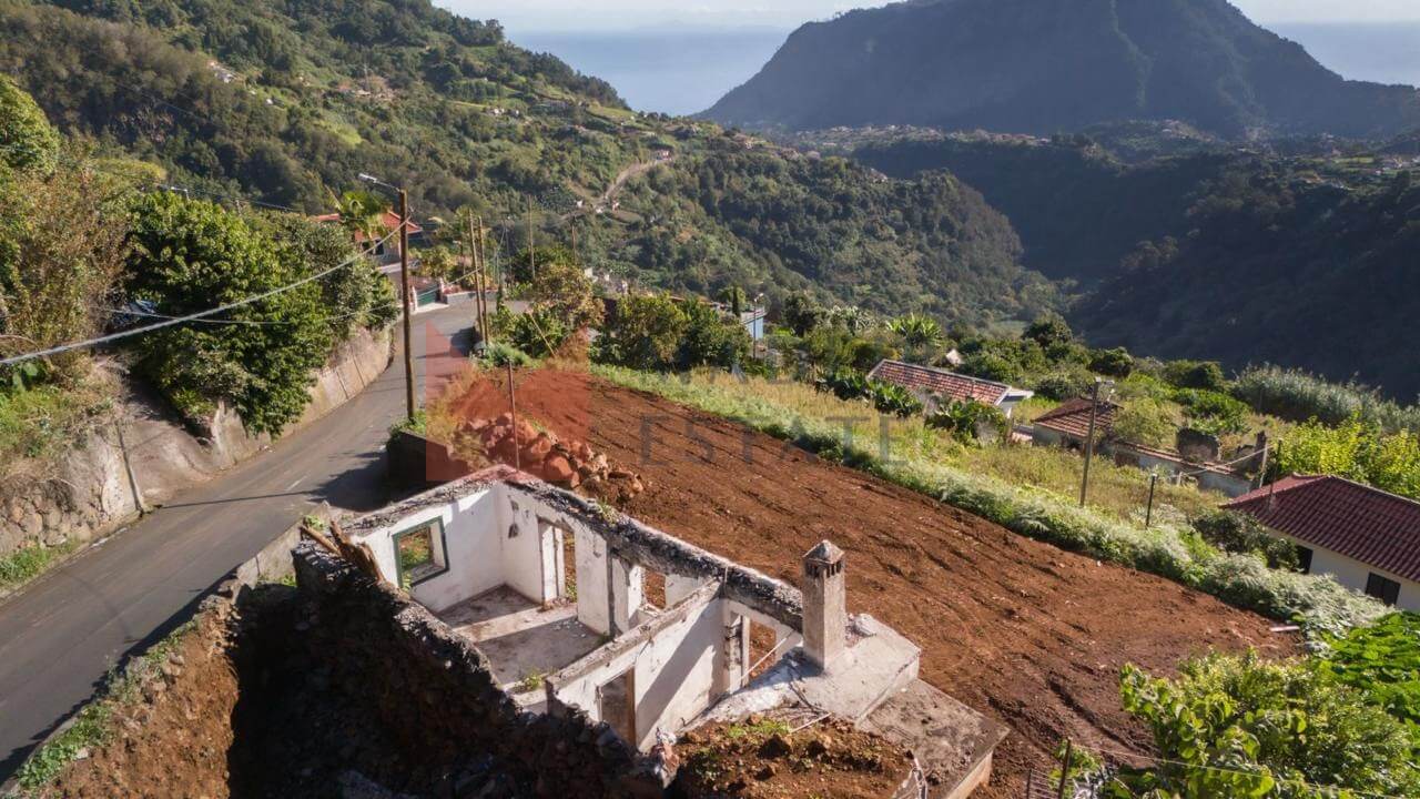 Plot of Land in Faial with ME logo_4 Beautiful Land Plot for Sale in Faial