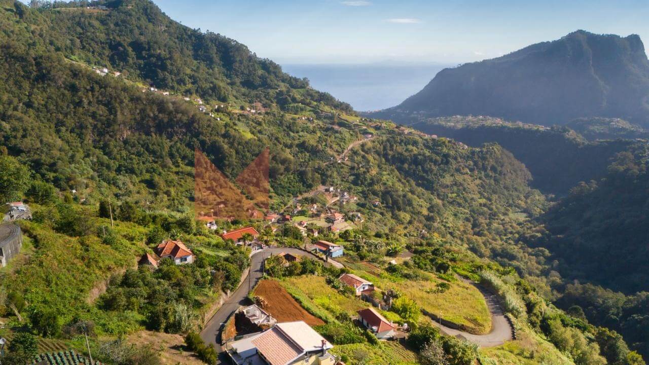 Plot of Land in Faial with ME logo_6 Beautiful Land Plot for Sale in Faial