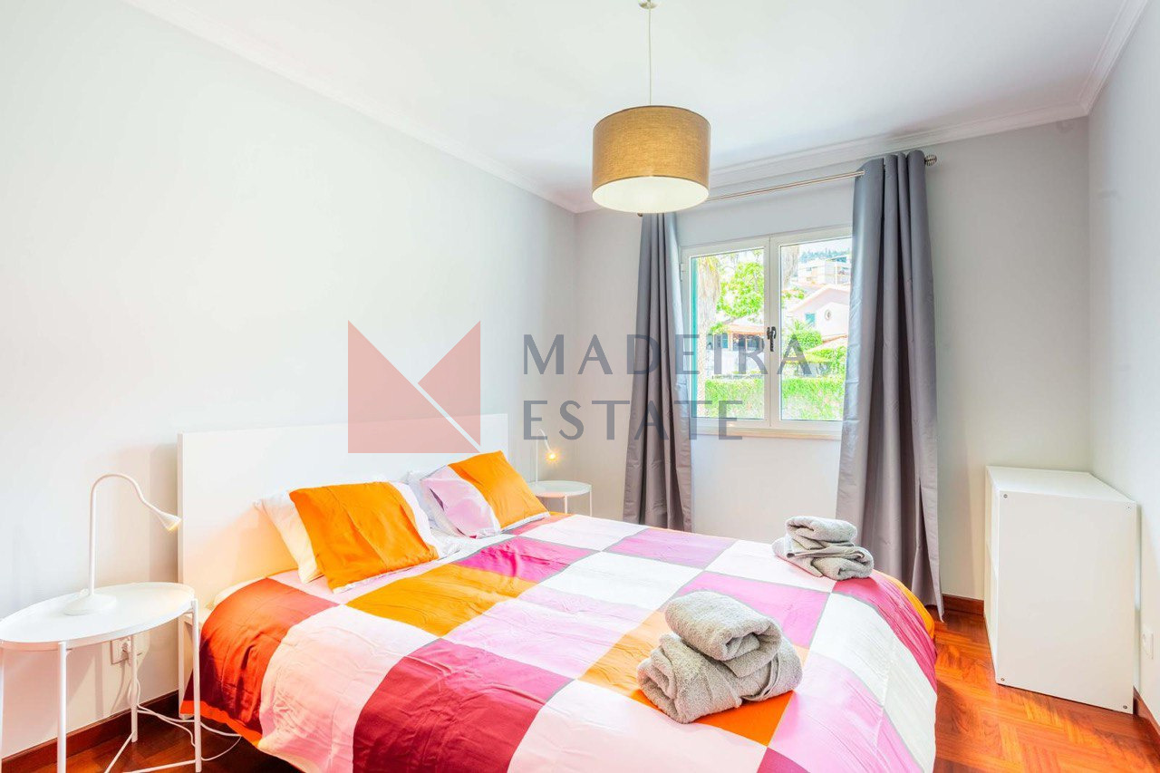 Cozy Bedroom with a Double Bed – JMF Apartment, Funchal, Madeira Bedroom with a double bed – JMF Apartment, Madeira short-term rental