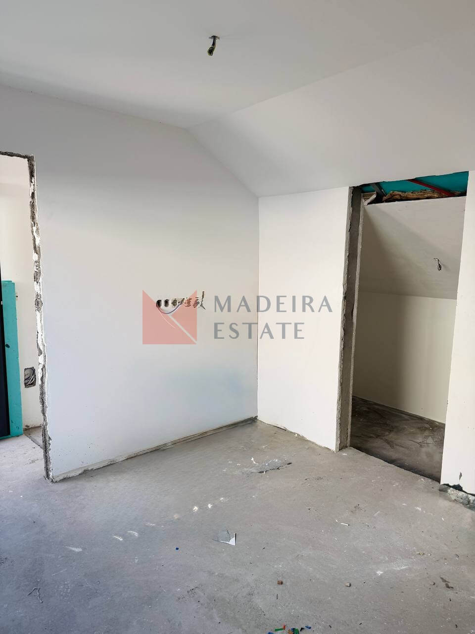 New T2 House for Sale in Funchal – Almost Ready to Move In