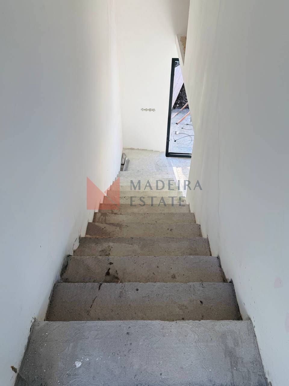 New T2 House for Sale in Funchal – Almost Ready to Move In