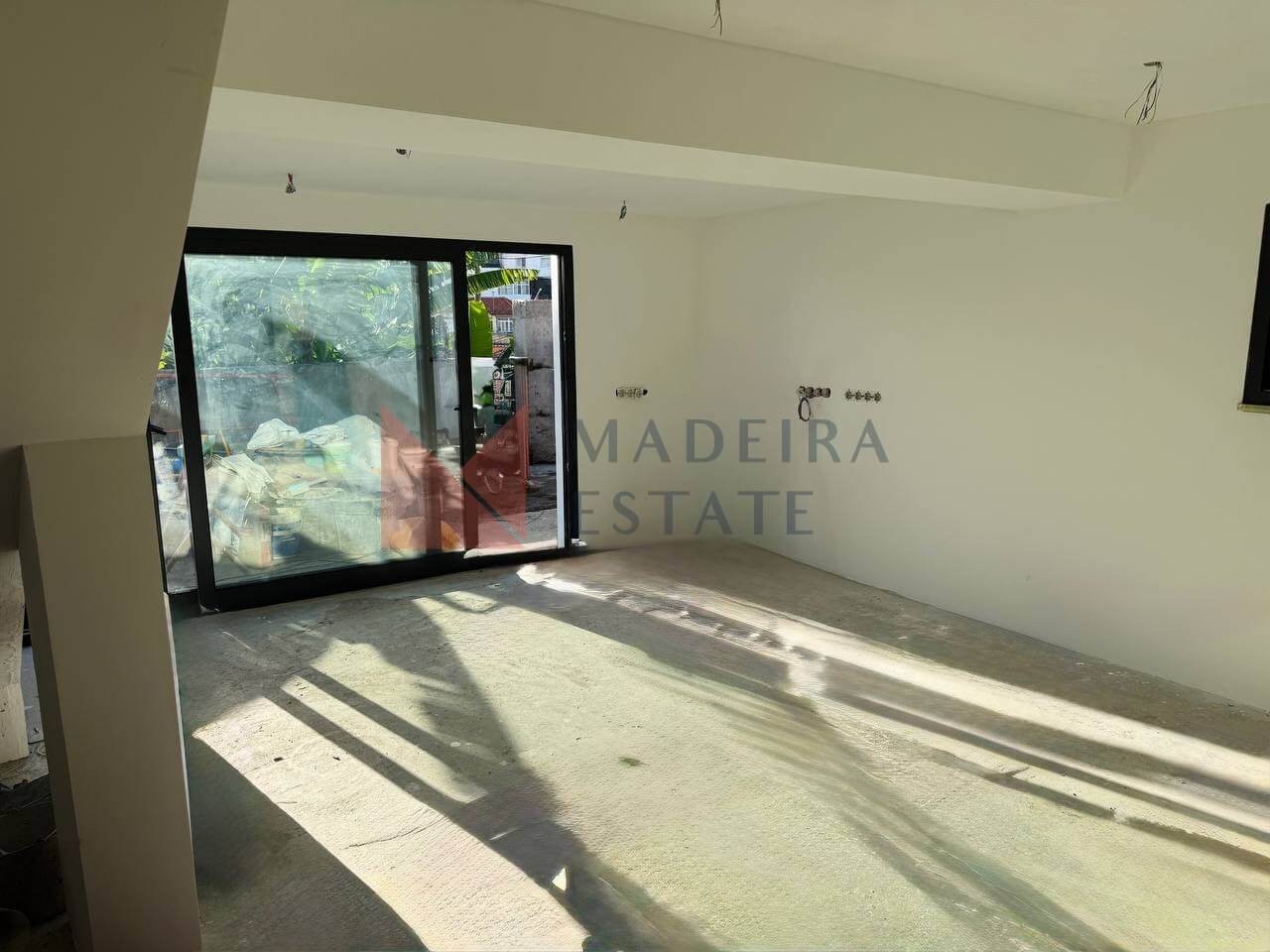 New T2 House for Sale in Funchal – Almost Ready to Move In