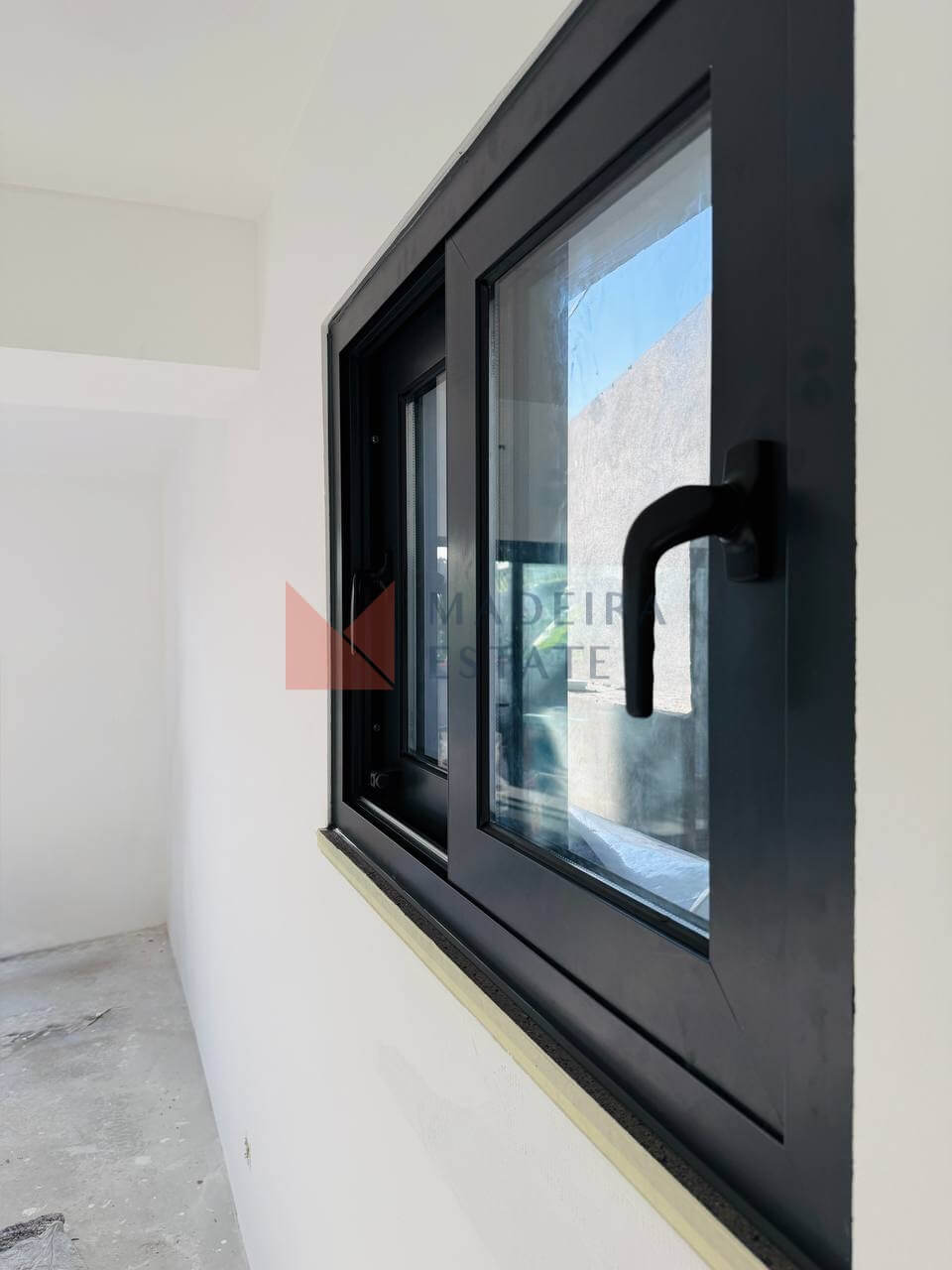New T2 House for Sale in Funchal – Almost Ready to Move In