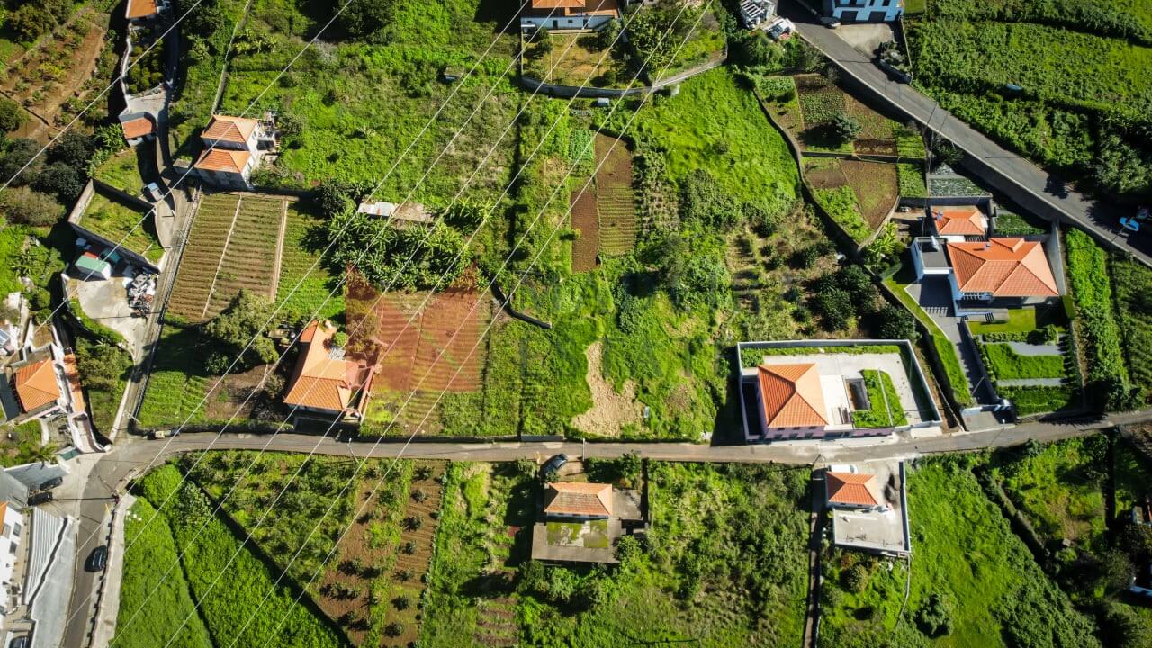 Plot of land for sale with a Gemini House project in Campanário.