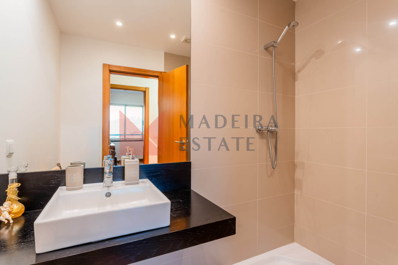 Apartamento T2 à Venda no Garajau, Madeira